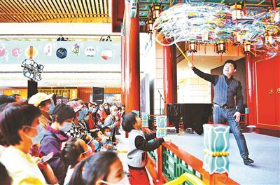 來天橋瞧新鮮，感受藝術(shù)魅力——城市藝術(shù)活動策劃方案